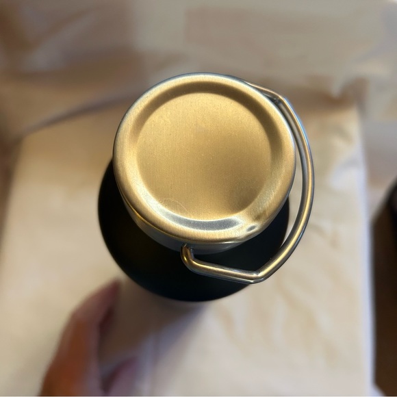 OMORC Large Bottle with Handle - Picture 6 of 12